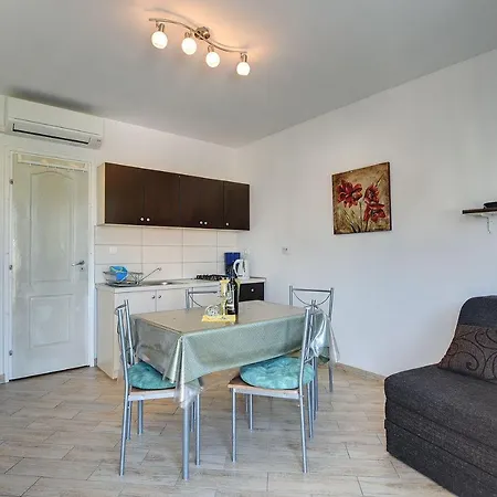 شقة Komfortables Studio-apartment Nur 590 Meter Vom Sandstrand Mit Klima, Wlan, Grill Und Parkplatzen